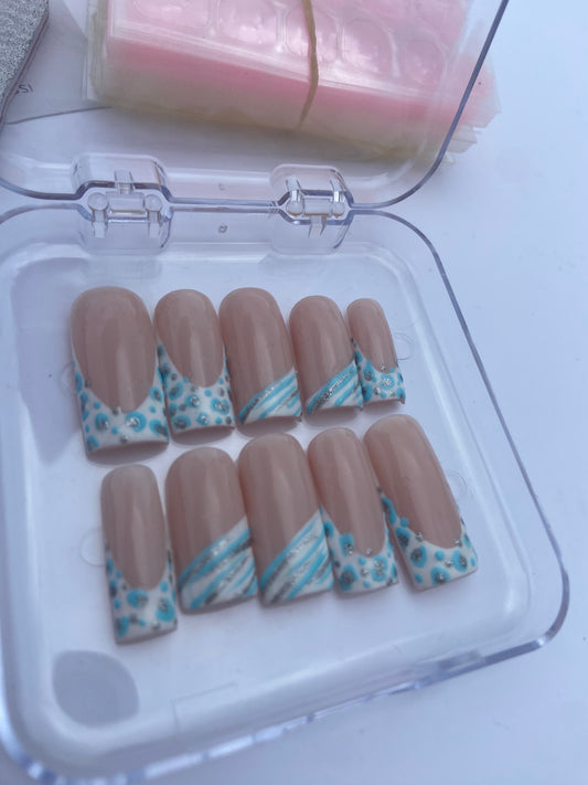 Arctic sparkle press on nail set