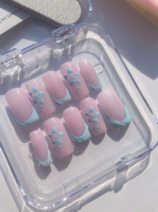 Aqua blossom press on nail set